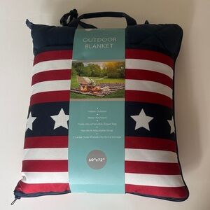 NWT AltaVida Outdoor Blanket in Americana Beach Camp Water Resistant 60" x 72"